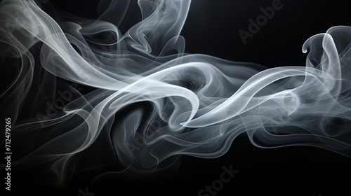 Vague de fumée blanche sur fond noir. Effet flou, vague en mouvement. Arrière-plan pour conception et création graphique, bannière.