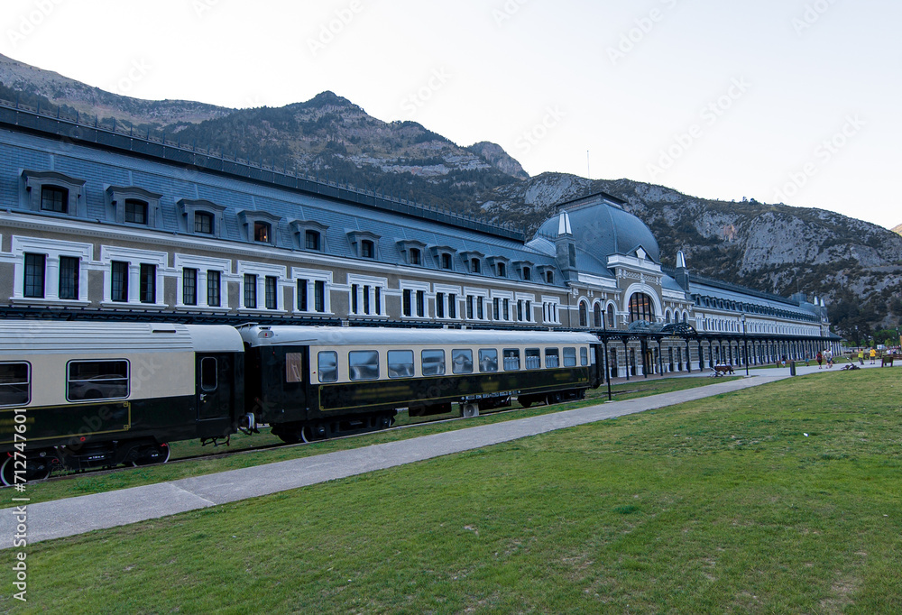 Panorámica de la antigua Estación de Canfranc (Huesca), reconvertida en hotel.
