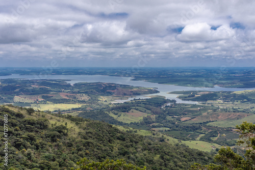 vista panorâmica do lago de furnas, na cidade de Boa Esperança, Estado de Minas Gerais, Brasil
