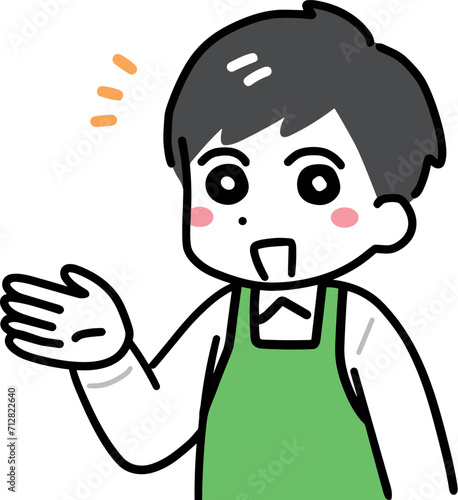 笑顔で紹介している緑エプロンの男性店員