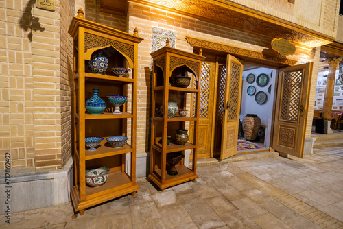 Fototapeta Naklejka Na Ścianę i Meble -  Souvenir shop in eternal city Samarkand, Uzbekistan