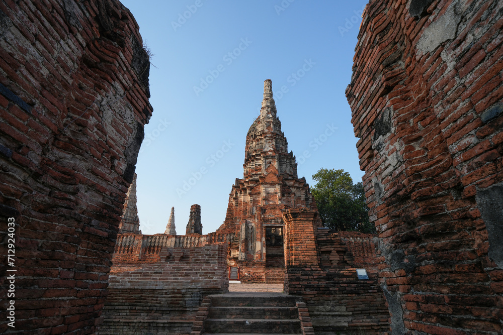 Fototapeta premium Wat Chaiwatthanaram Ayutthaya Province, Thailand, built in the reign of King Prasat Thong in 1630, taken on 14 January 2024.