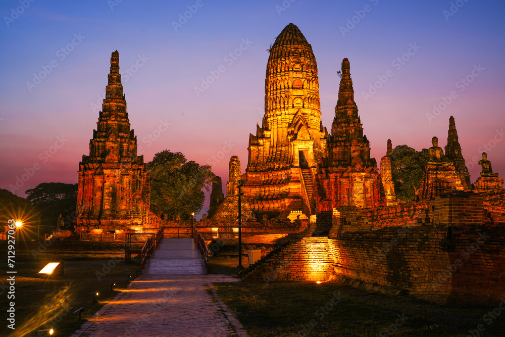 Fototapeta premium Wat Chaiwatthanaram Ayutthaya Province, Thailand, built in the reign of King Prasat Thong in 1630, taken on 14 January 2024.