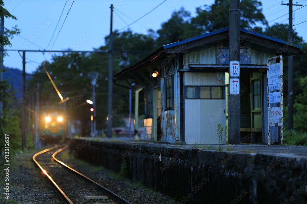 富山地方鉄道 有峰口駅
駅舎やホームは昔ながらの雰囲気を残し、木造の待合室も趣があります
富山地方鉄道 有峰口駅
駅舎やホームは昔ながらの雰囲気を残し、木造の待合室も趣があります