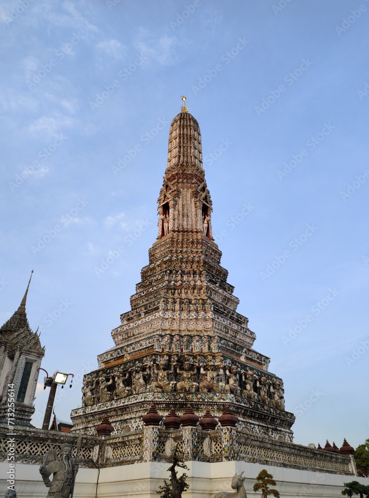 Phrathat in Wat Arun  That is beautifully created  Behind is the sky