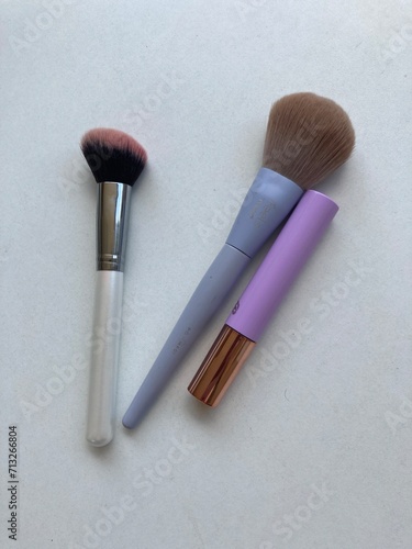 Makeup Utensils Tools (ID: 713266804)