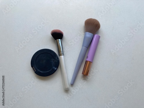 Makeup Utensils Tools (ID: 713266868)