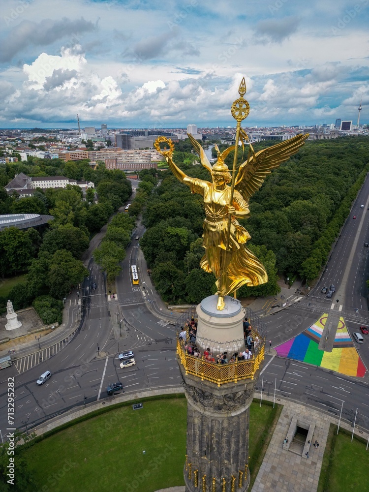 Obraz premium Closeup of Victory Column in Berlin, Germany