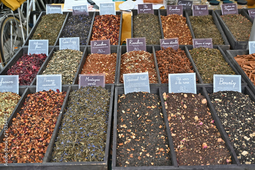 Arles, te e tisane al mercato - Provenza, Francia 