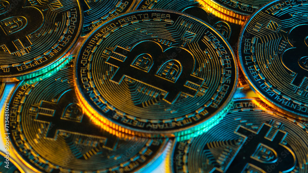 Obraz premium Physical image of gold bitcoin. Digital money trading concept.