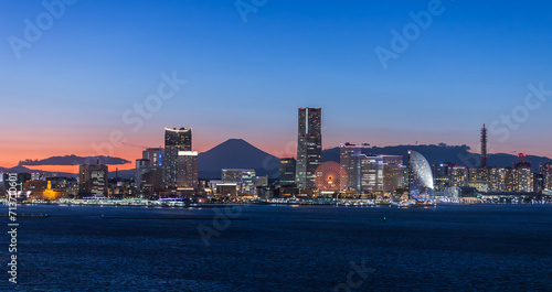 みなとみらい夜景と富士山夕景