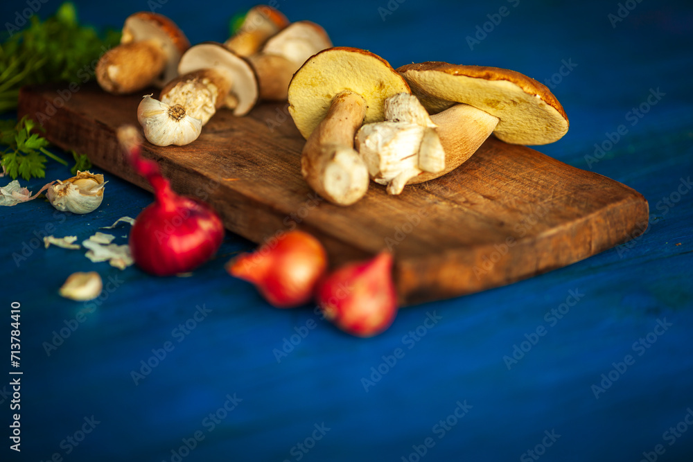 Fototapeta premium Freshness form Woods: Porcini Mushrooms