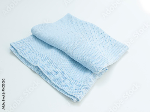 Manta de lana azul de bebé. Baby blue wool blanket.