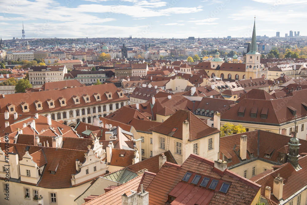 panorama sur la ville de Prague depuis le château en automne en République tchèque