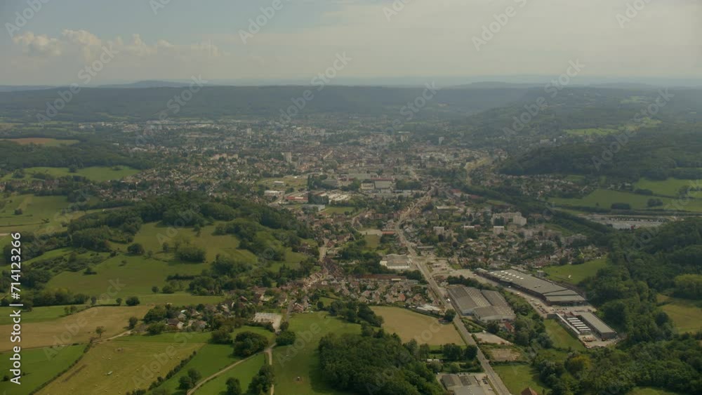 vue aérienne drone arrivée dans la ville de Lons le Saunier et de son agglomération dans le Jura en France vue aérienne drone arrivée dans la ville de Lons le Saunier et de son agglomération dans le Jura en France
