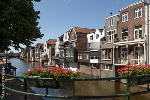 Canal houses in het centrum van de historische stad Gorinchem. photo