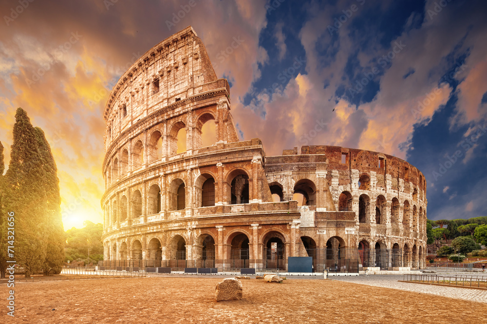 Obraz premium Coliseum or Flavian Amphitheatre (Amphitheatrum Flavium or Colosseo), Rome, Italy.