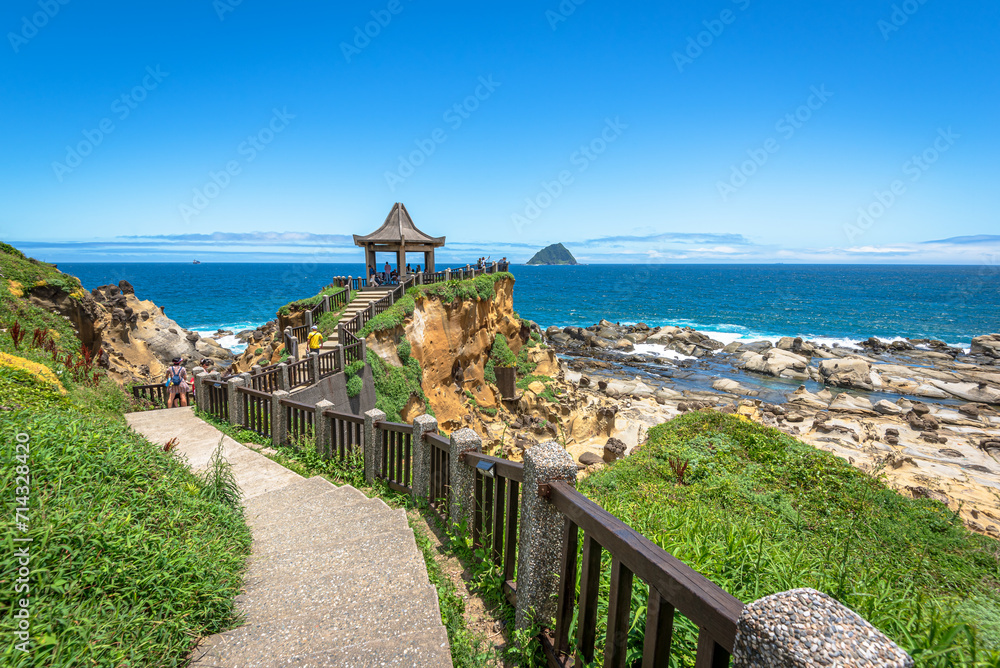 Obraz premium Heping Island park in Keelung,Taiwan.Blue sky background, Long Exposure.