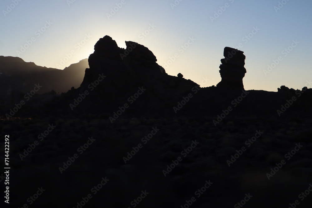 Felsgesicht, Sonnenuntergang auf Teneriffa, Teide, Plateau, Gebirge, Vulkan, Waldbrand, über den Wolken