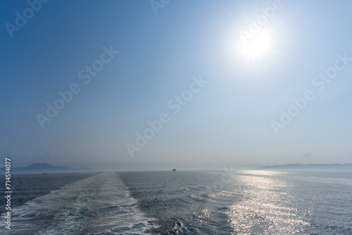 美しい朝陽光芒に照らされている海(フェリー航海から観える景色)
The sea illuminated by beautiful morning sunlight (scenery seen from the ferry voyage)
日本(春)
Japan (spring)
九州・有明海(長崎県・熊本県)
Kyushu/Ariake Sea photo