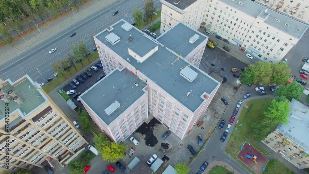 Center Endosurgical and Lithotripsy on street with traffic Center Endosurgical and Lithotripsy on street with traffic
