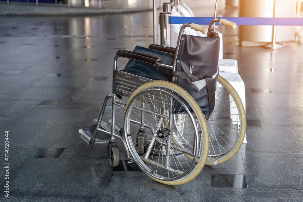 Wheelchair for meeting and using arriving patients on the porch of a medical facility.