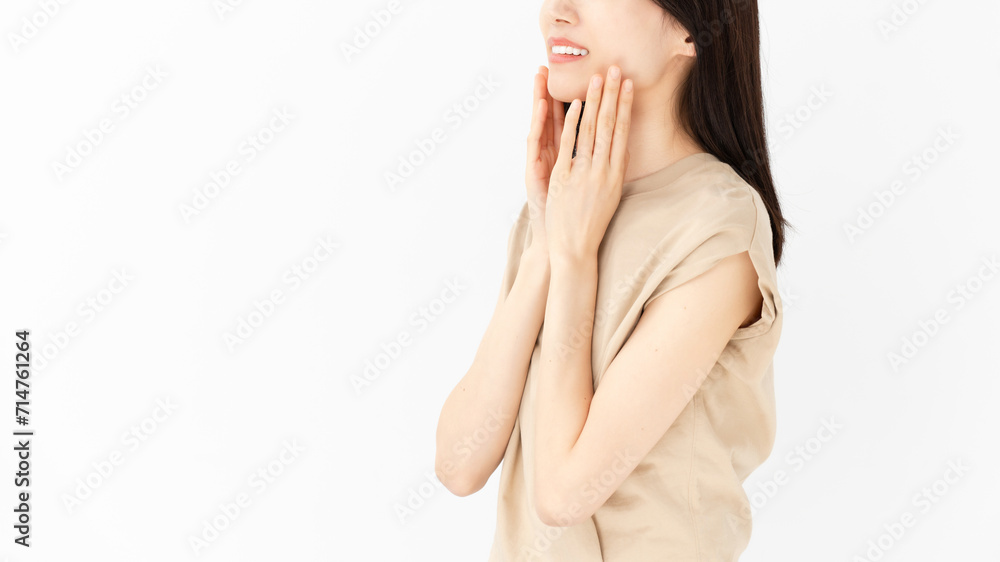 Fototapeta premium 若い女性のスキンケアイメージ