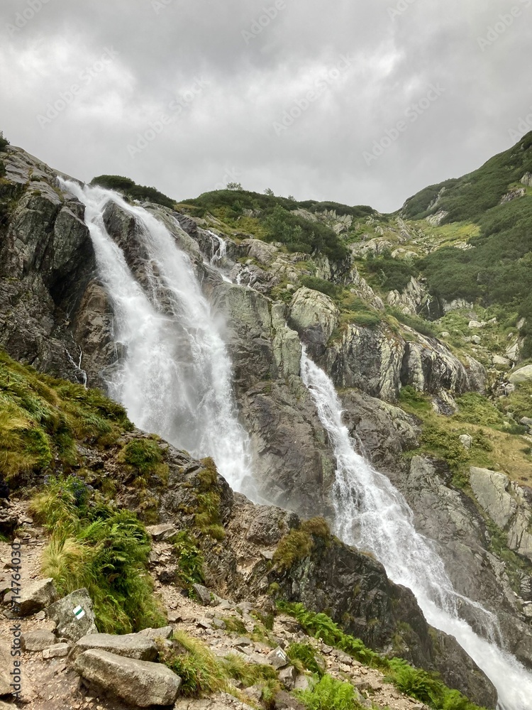 Obraz premium waterfall in the mountains