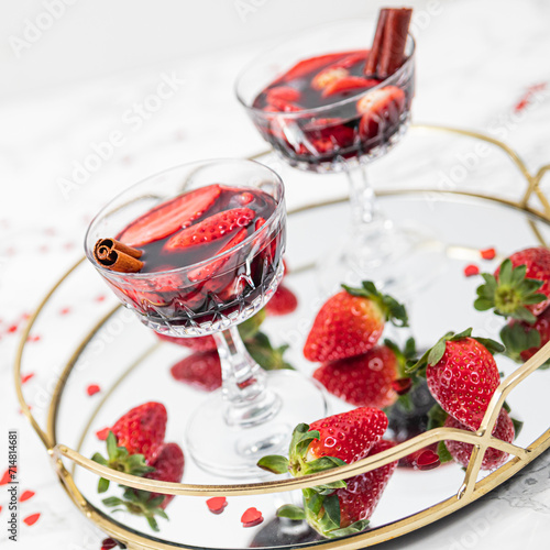 soupe de fraise au vin rouge, french strawberry soup with wine, strawberry cocktail