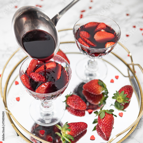 soupe de fraise au vin rouge, french strawberry soup with wine, strawberry cocktail