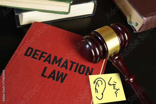 Konstfotografi Defamation law is shown using the text