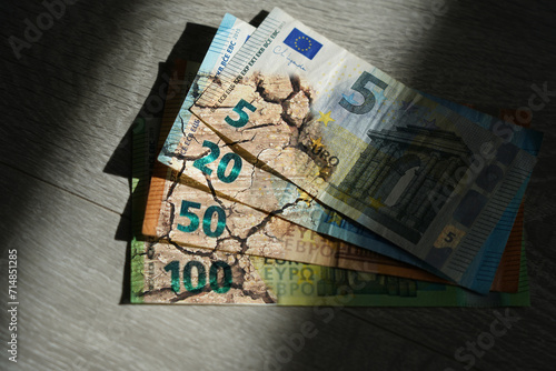 фотографія Euro loses value