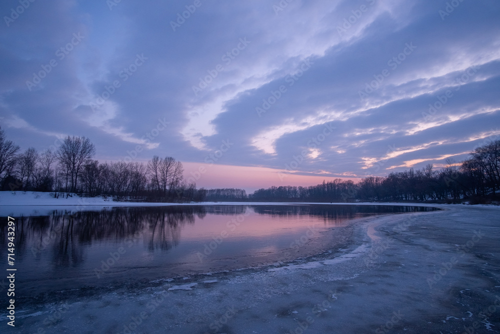 Fototapeta premium sunrise over the lake