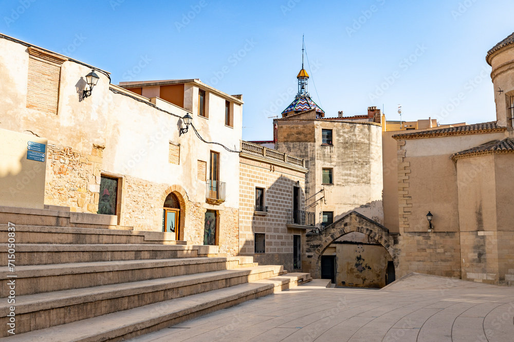 Arch of the Alley of the Capellanos behind the cathedral in Tortosa, comarca of Baix Ebre, Province of Tarragona, Catalonia, Spain