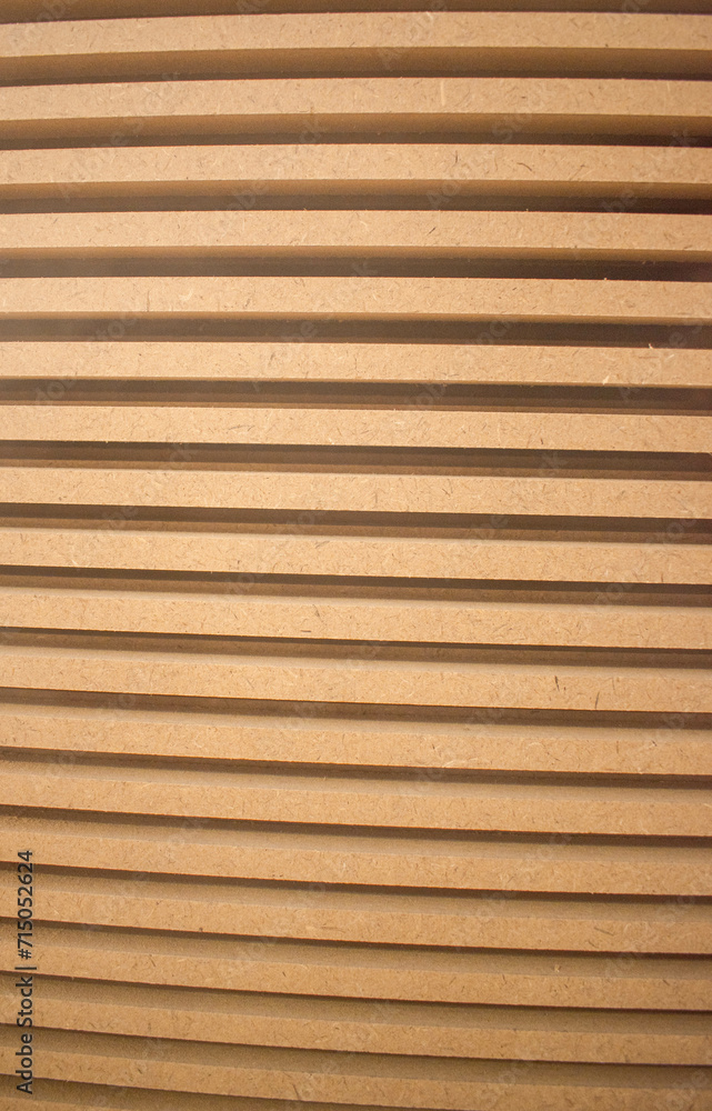 Imagen vertical de textura de madera en lineas acomodada como tablones en una maderera Imagen vertical de textura de madera en lineas acomodada como tablones en una maderera