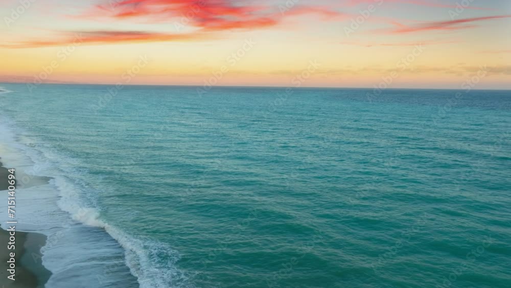 Ocean immensity on a sunny afternoon Ocean immensity on a sunny afternoon