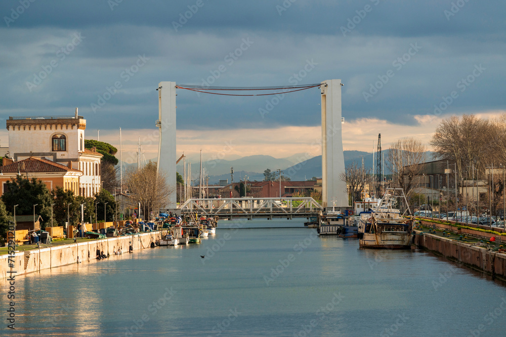 Pont levant sur le Tibre en Italie