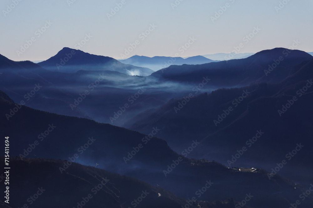 Obraz premium mountains in the fog