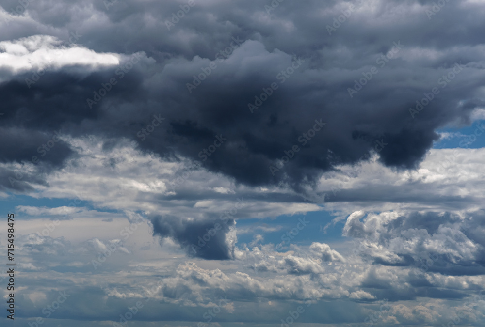 Obraz premium Dramatic sky with white clouds.