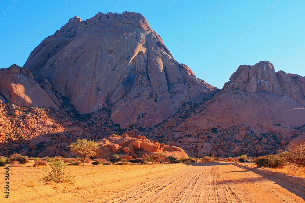 Naklejka premium Rock farmation, Spitzkoppe Mountain National Park, Namibia