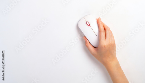 マウスを握っている手元