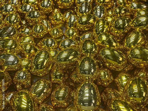 Obraz na płótnie Abstract shiny golden prize eggs in amusement arcade w salonie