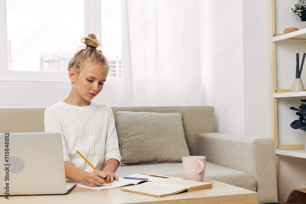 Online child learning laptop distance education Online child learning laptop distance education