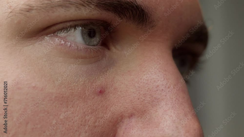 Observant Eyes Silent Agreement in Glance Observant Eyes Silent Agreement in Glance