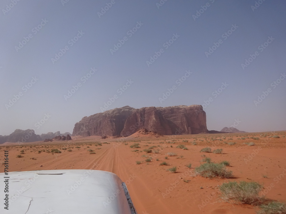 ワディラムの砂漠ツアー　ヨルダン