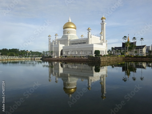 スルタン・オマール・アリ・サイフディン・モスク　ブルネイ　Masjid Omar 'Ali Saifuddien, Brunei photo