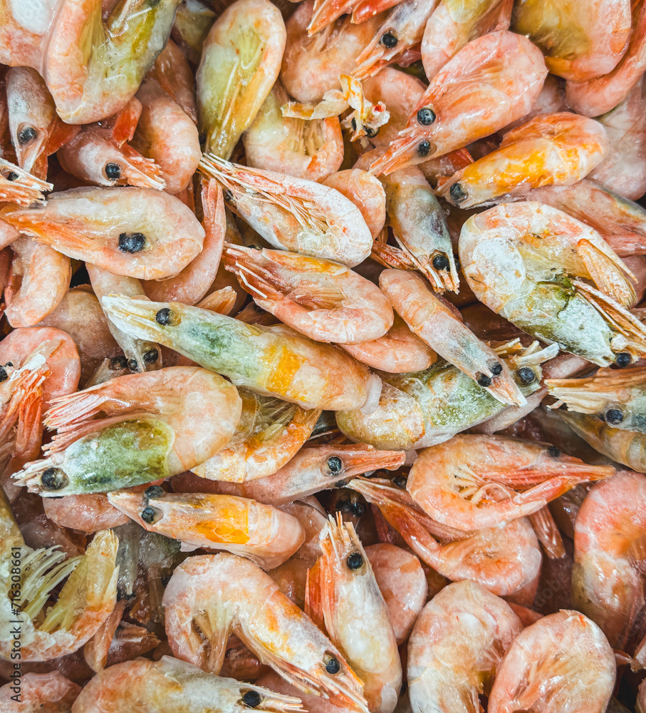 Red shrimp on a shelf in a market