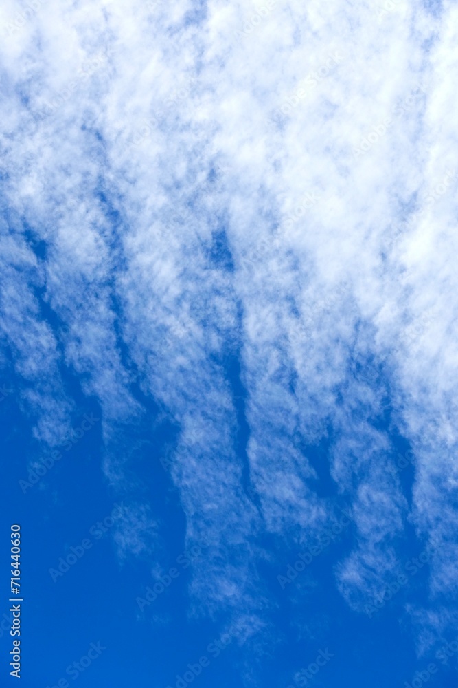 帯状の雲と青空 帯状の雲と青空