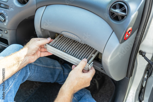 Replacing cabin air filter for a car