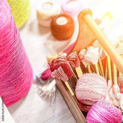 Tableau sur toile Threads in reels